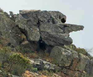Tête en pierre Corse 